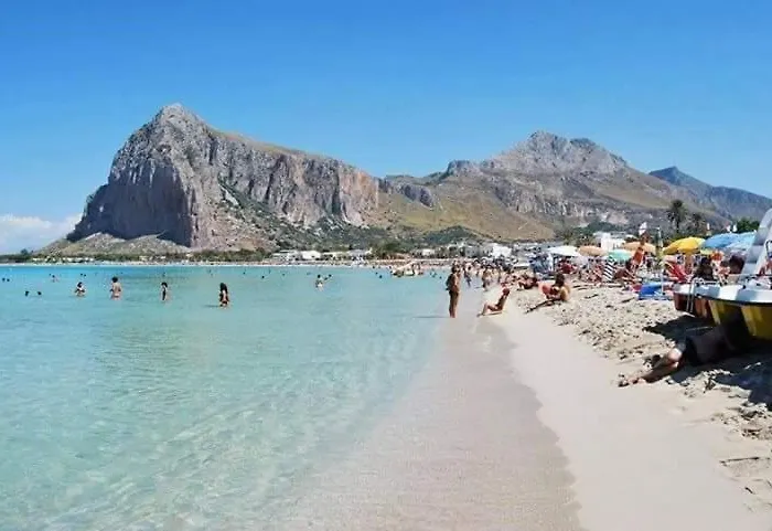 Verso Il Faro Bed & Breakfast 3*